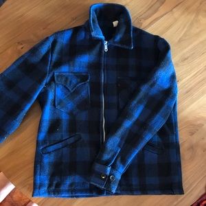 Vintage wool coat. Fits like a women’s medium.